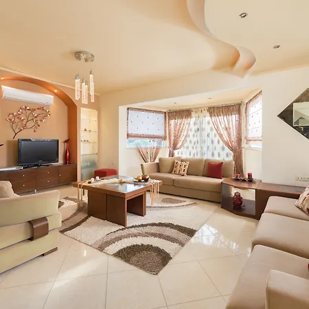 Natura House *