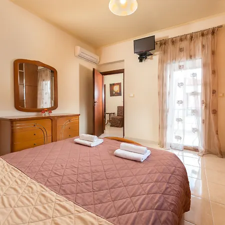 Natura House * Ialisos